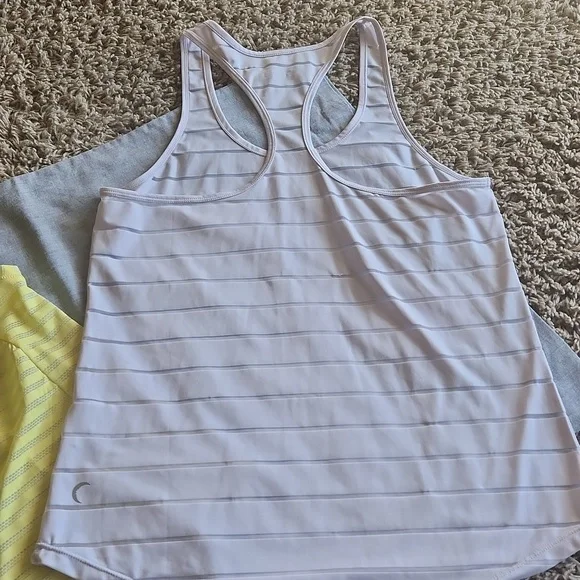 Zyia bundle of 2 tank tops womans size small - Picture 5 of 9